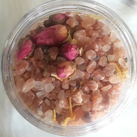 Cedar + Stone Australian PINK Himalayan bath salts - Picture 3 of 9